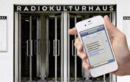 (c) ORF Smartphone vor dem RadioKulturhaus