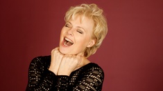 Ildikó Raimondi © Julia Wesely Porträt von Ildikó Raimondi