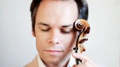 Benjamin Schmid © Julia Wesely Benjamin Schmid mit Geige