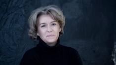 Silvie Aigner, Chefredakteurin Kunstmagazin PARNASS © Christian Jungwirth Porträt von Silvie Aigner, Chefredakteurin Kunstmagazin PARNASS