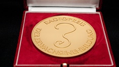 Medaille im Etui © ORF JOHANNES CIZEK Medaille im Etui