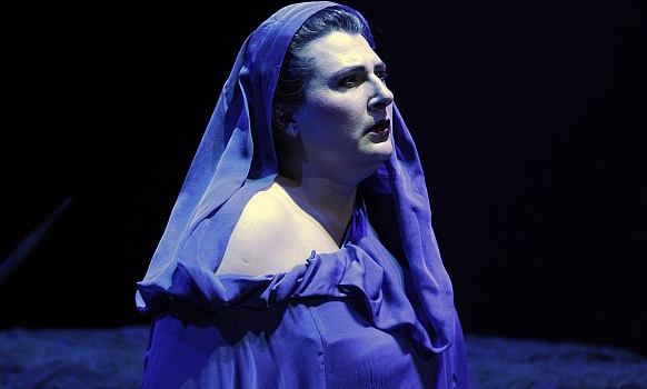 (C) WIENER STAATSOPER AXEL ZEININGER Janina Baechle