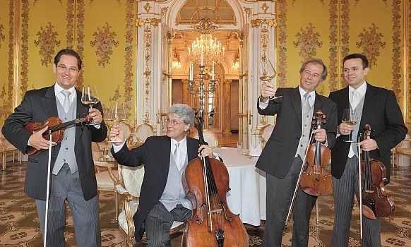(C) LOIS LAMMERHUBER Philharmonic Taste