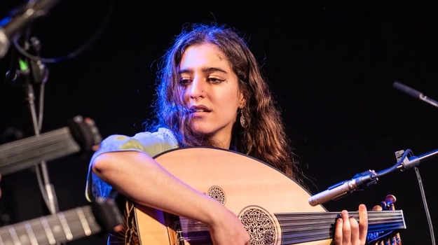Avin Ahmadi 