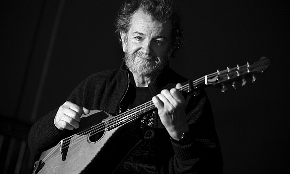 (C) BRIAN HARTIGAN Andy Irvine