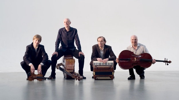 Amarcord Wien mit Ihren Instrumenten.