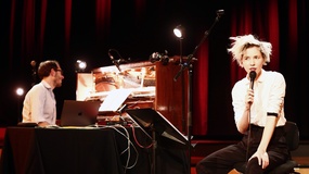SoloTogether (c) Rania Moslam Konzert von Clemens Wenger an der Orgel, Kovacs singend