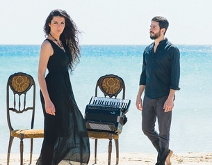 Andrioli Rachele und Nigro Rocco © Francesco Torricelli Andrioli Rachele und Nigro Rocco am Strand