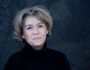 Silvie Aigner, Chefredakteurin Kunstmagazin PARNASS © Christian Jungwirth Porträt von Silvie Aigner, Chefredakteurin Kunstmagazin PARNASS